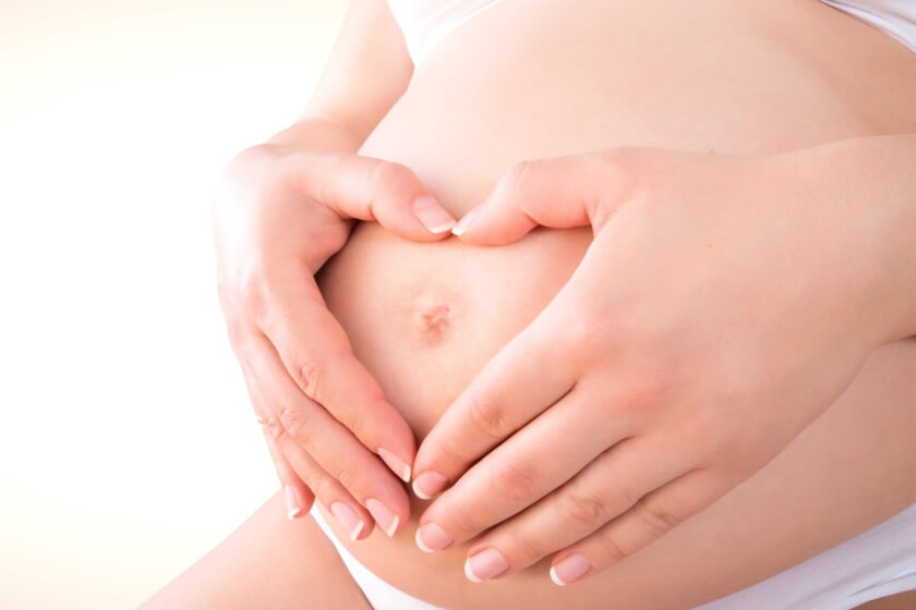 Frau mit geringer Schwangerschaftswahrscheinlichkeit endlich schwanger