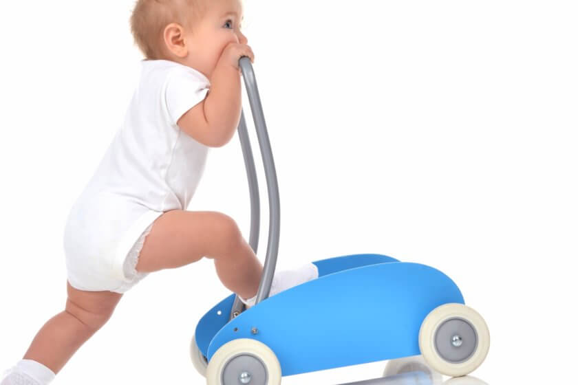 Babys erste Schritte mit einem guten Lauflernwagen aus dem Test